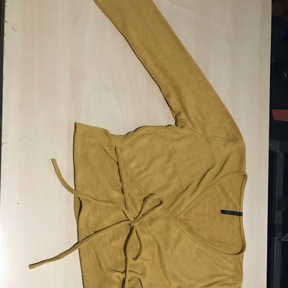 Top - Picture 2 of 3